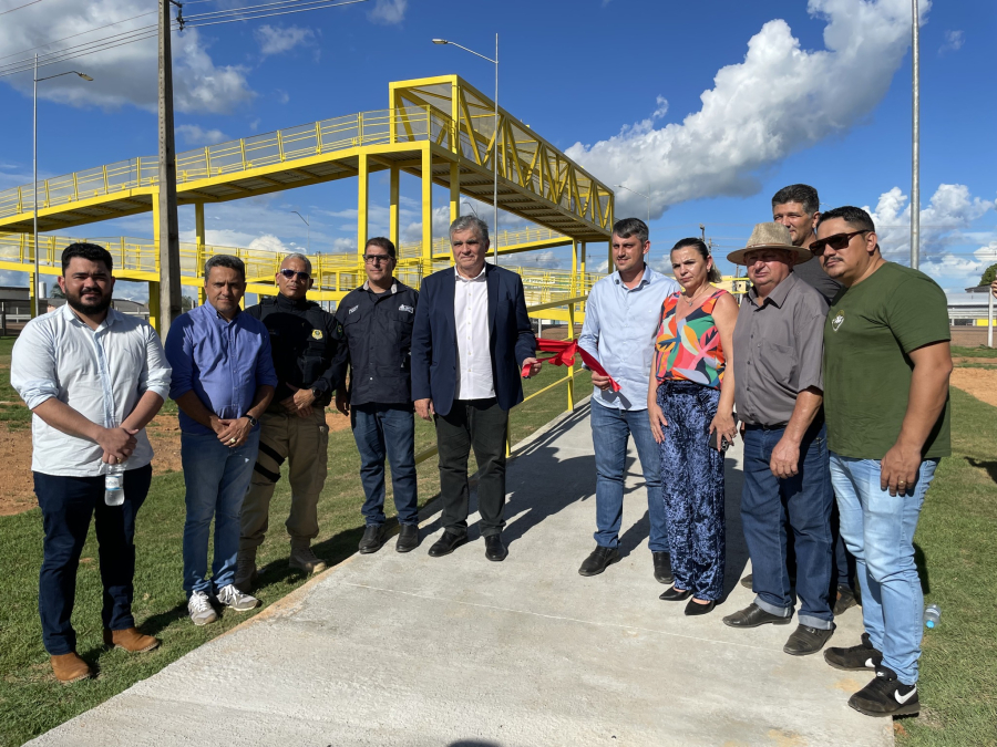 Passarela elevada é inaugurada na BR-163 em Matupá com presença de autoridades