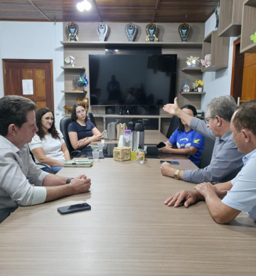 Prefeito Osmar Moreira fortalece parceria em saúde com visita de comitiva de Nova Guarita
