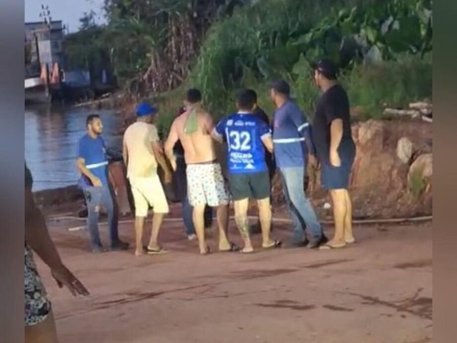 Confusão em balsa de Miritituba termina com veículo danificado e promessa de reparo