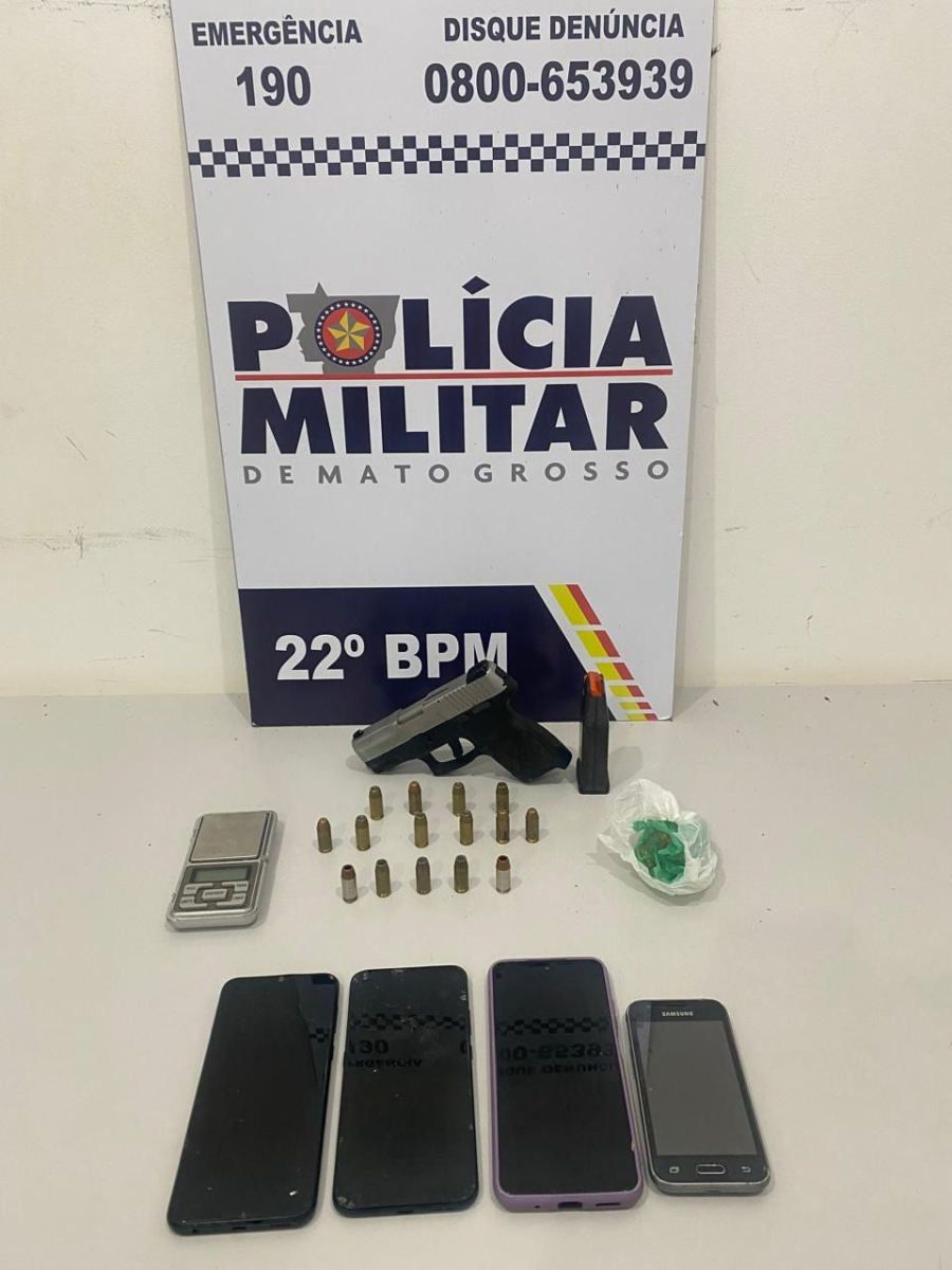 PM Prende Dupla com Arma Alterada e Drogas em Operação Noturna no Centro de Peixoto