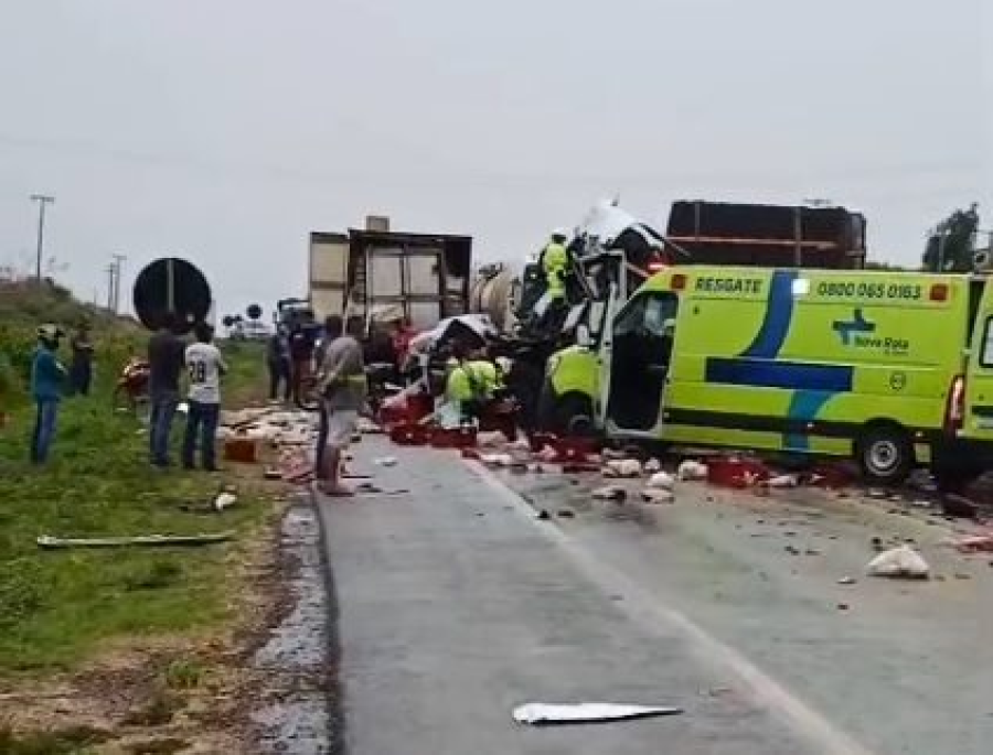 Colisão entre veículos de carga deixa três pessoas feridas na BR-163 em Sorriso