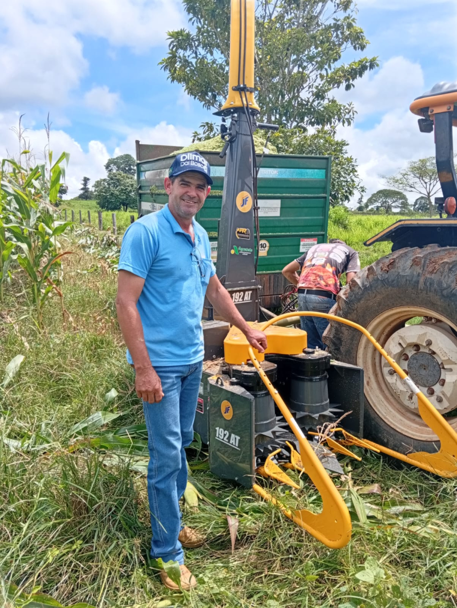 Vereador Marcelo Pimenta comemora conquista de maquinário para a silagem em Nova Santa Helena com apoio do deputado Dilmar Dal’Bosco