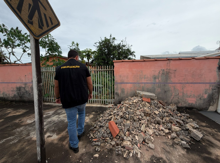 Prefeitura intensifica fiscalização de terrenos baldios e reforça combate a riscos à saúde em Colíder
