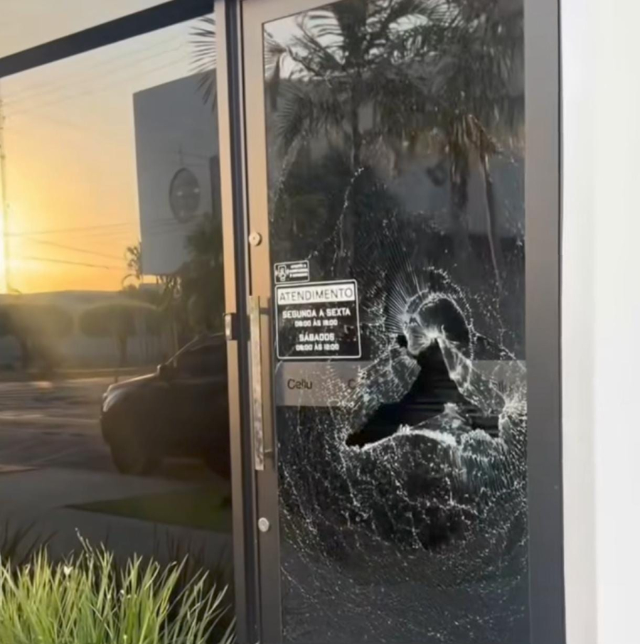 Loja de iPhones é alvo de possível tentativa de invasão em Sinop