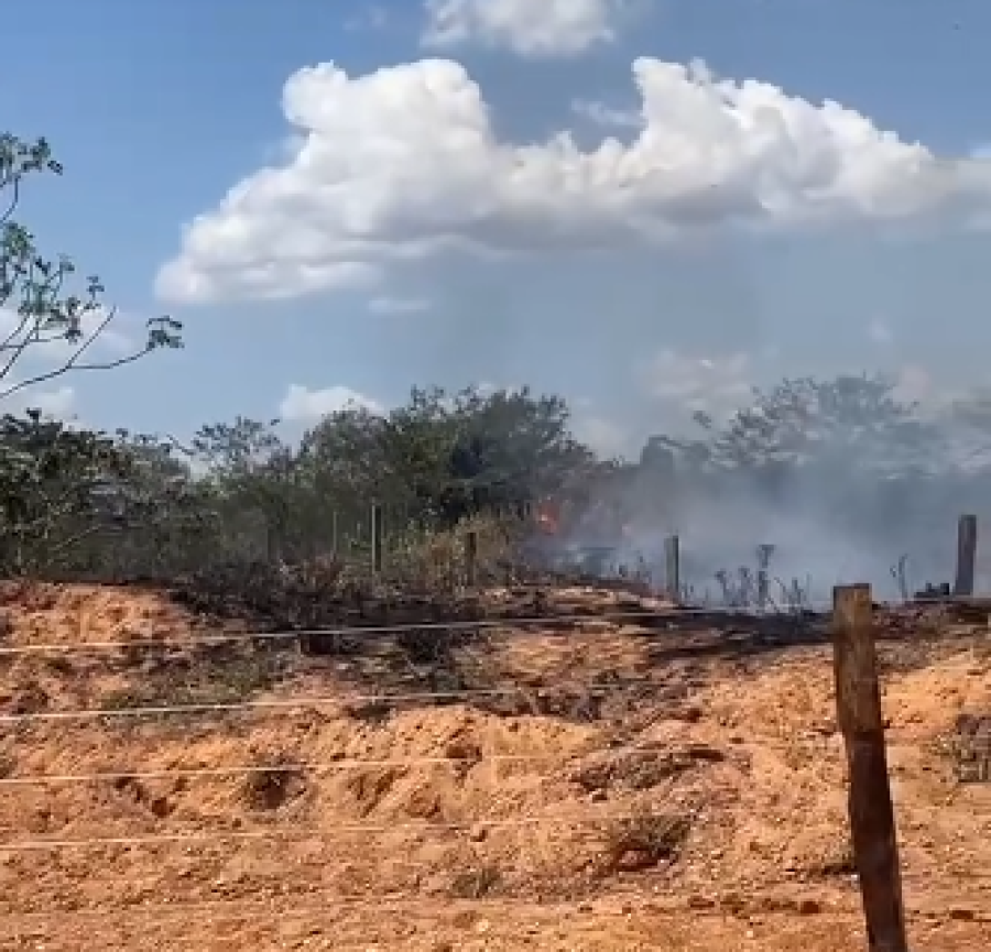 Incêndio mobiliza equipes na região da Linha do Aeroporto em Matupá