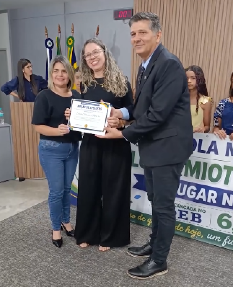 Escola Luiza Miotto Ferreira recebe Moção de Aplauso por destaque no Saeb