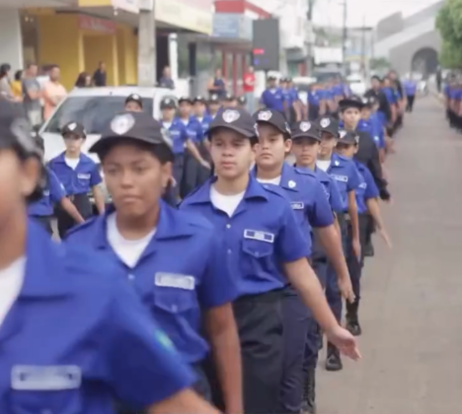 Guarda Mirim participa do desfile de 7 de Setembro com disciplina e orgulho