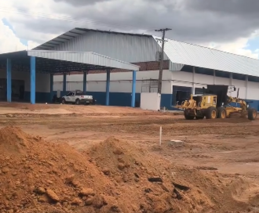 Asfalto começa a ser aplicado no Complexo da Vila Olímpica de Peixoto