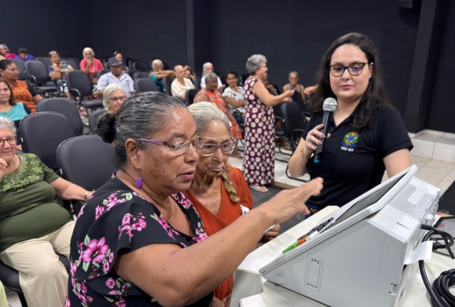 CRAS de Colíder recebe ação da Justiça Eleitoral com simulação de votação